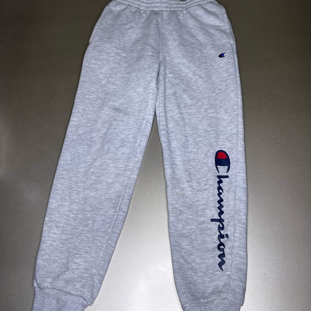 Champion Boys Youth size M